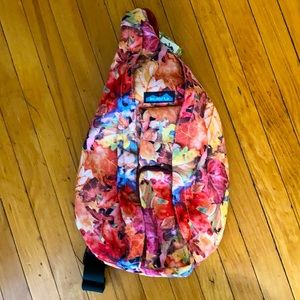 NWT kavu rope sling bag